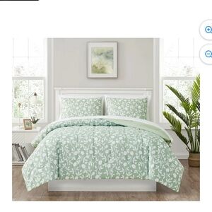Mainstays 3-Piece Green Floral Reversible Bed in a Bag, twin